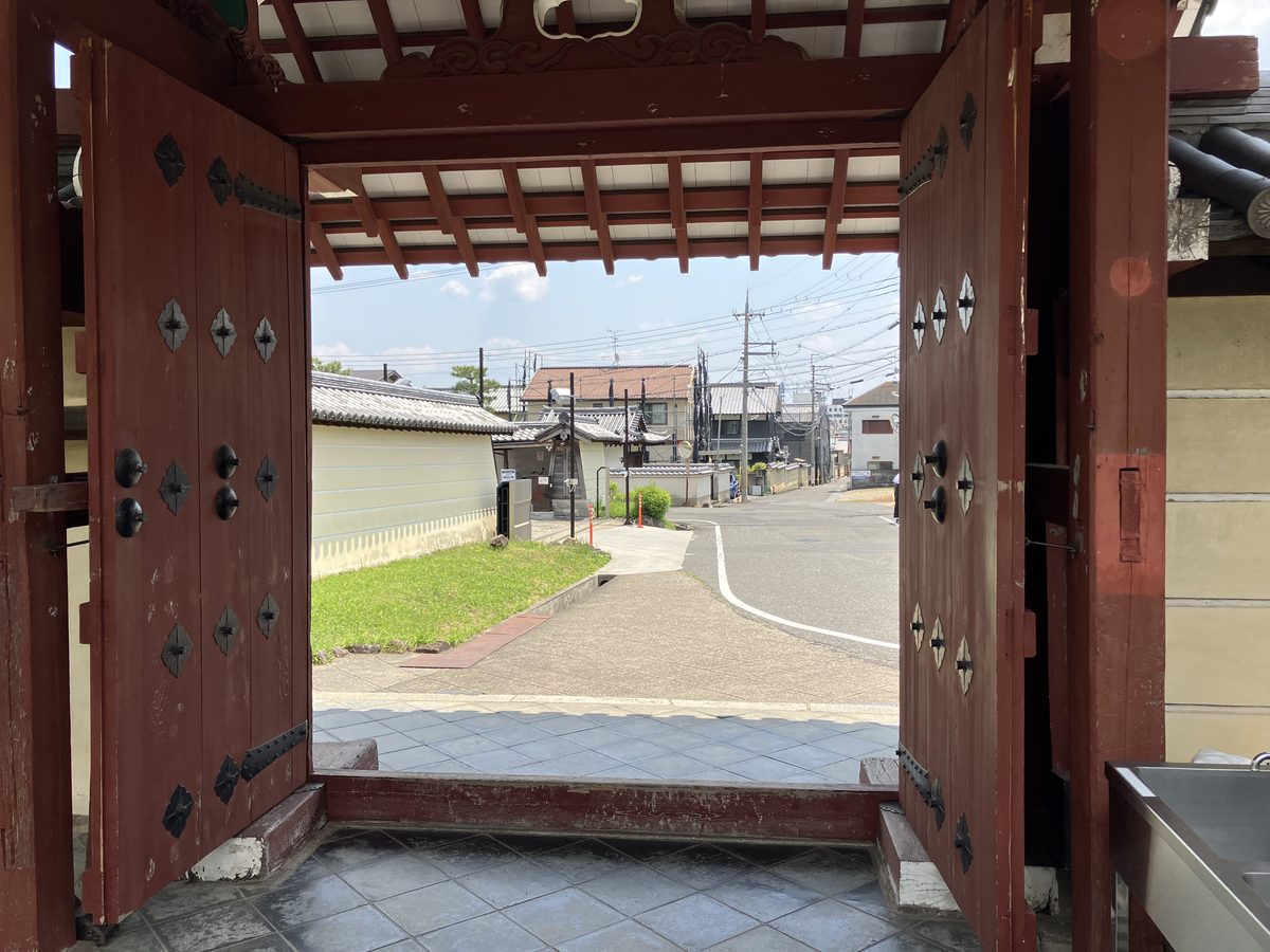 Exiting Hokeji Temple and turning right